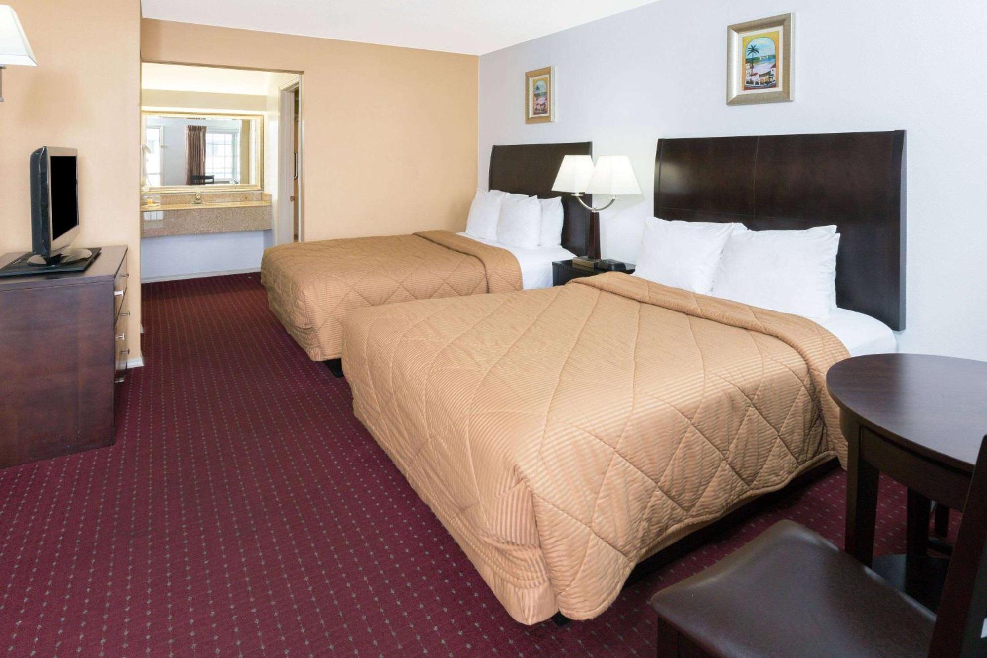 Days Inn By Wyndham Newport Or Exteriér fotografie