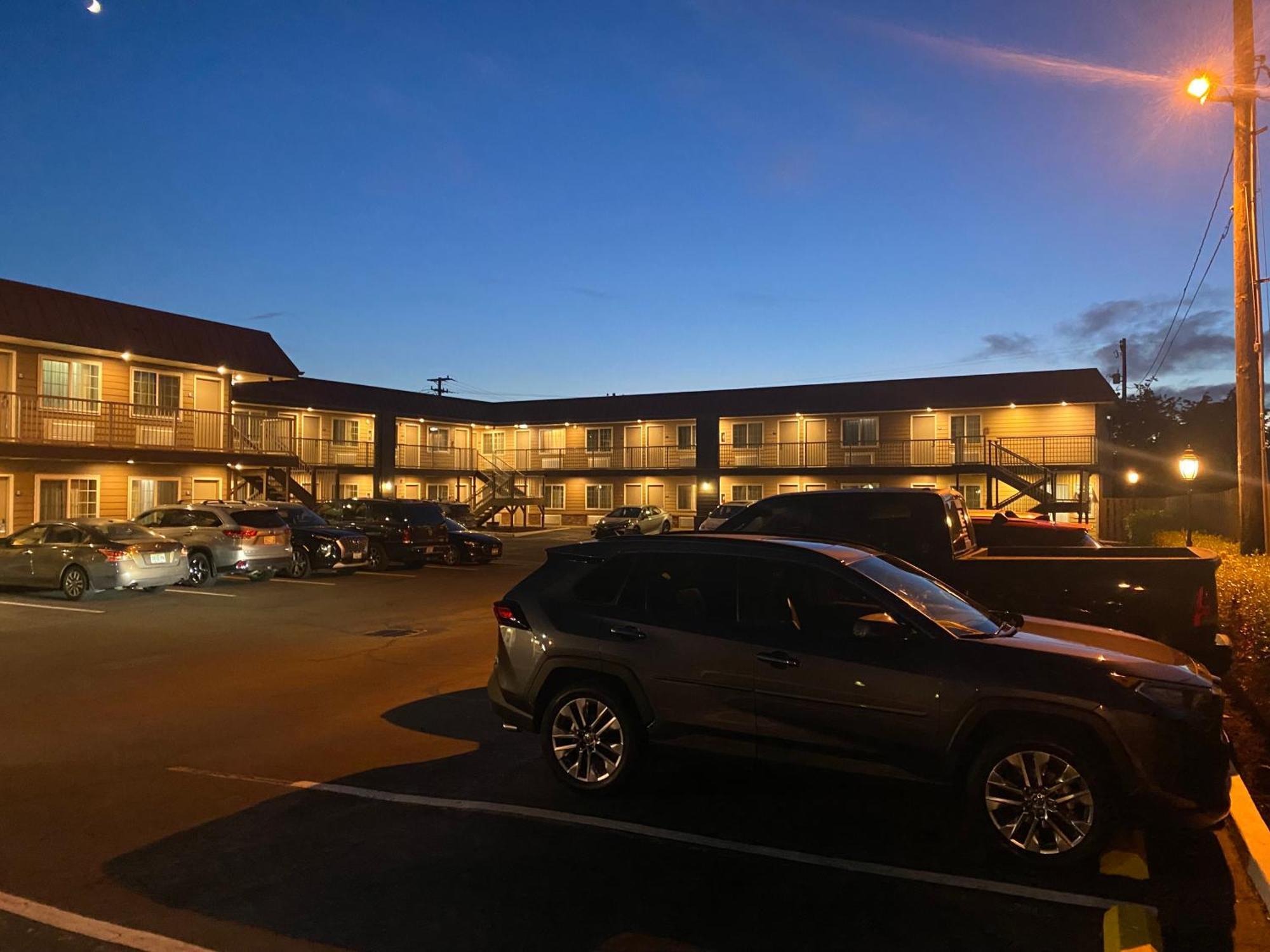 Days Inn By Wyndham Newport Or Exteriér fotografie