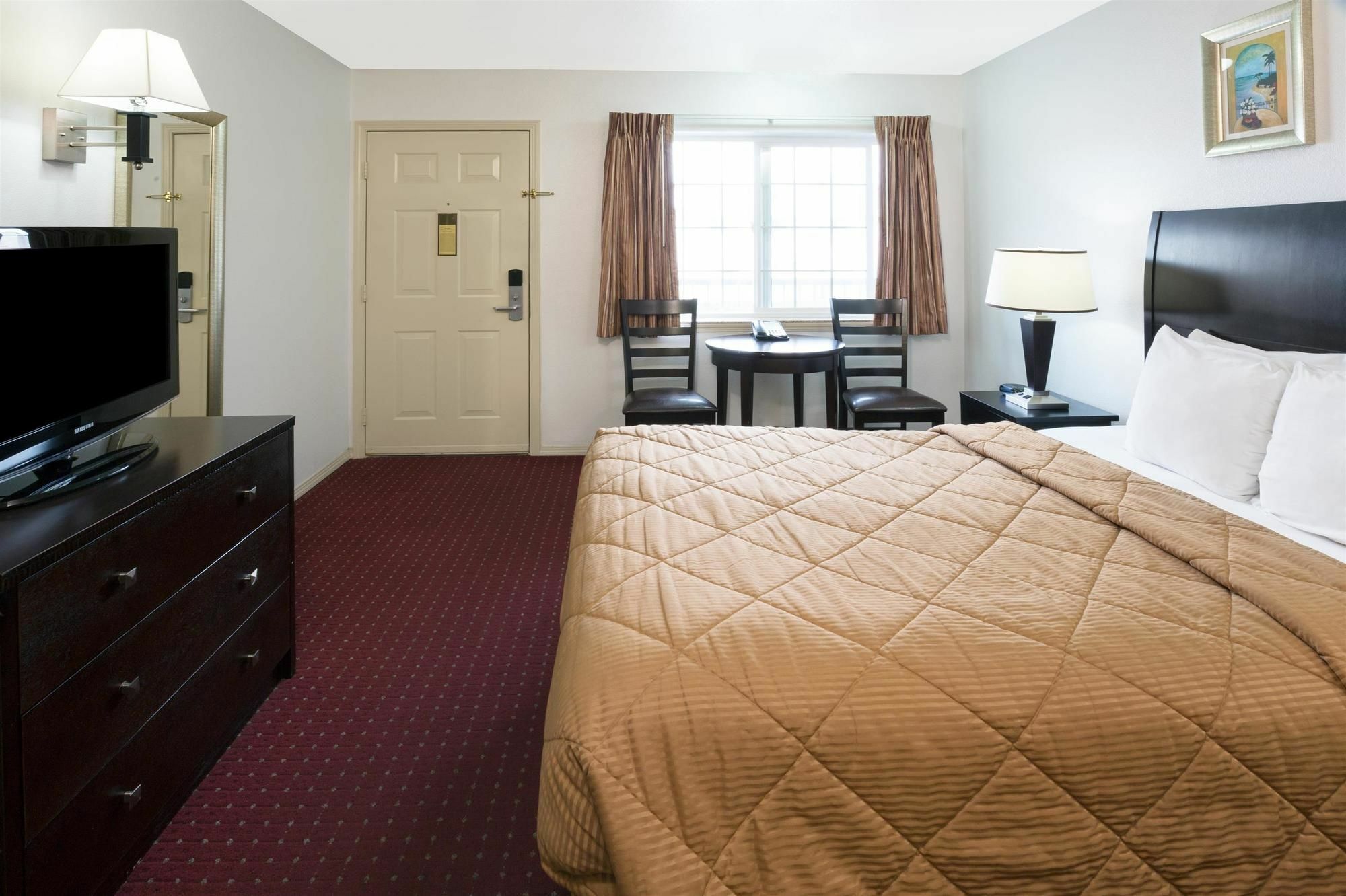 Days Inn By Wyndham Newport Or Exteriér fotografie